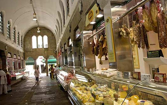 The fresh food market in Santiago de Compostela